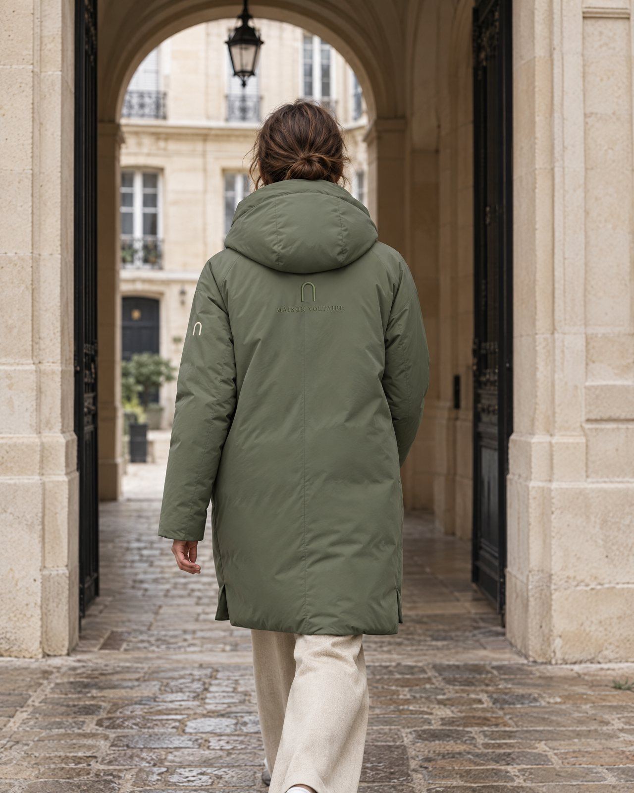 Parka vert sauge brodée de l'arche Maison Voltaire